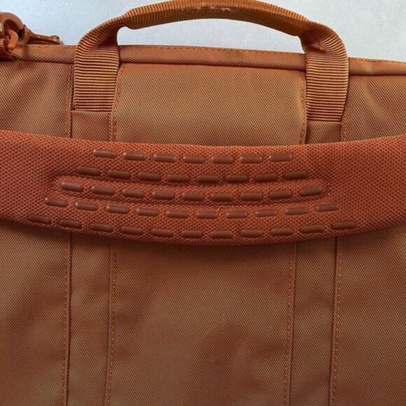 Incase Orange Laptop Shoulder Bag with handles EUC - Picture 10 of 11